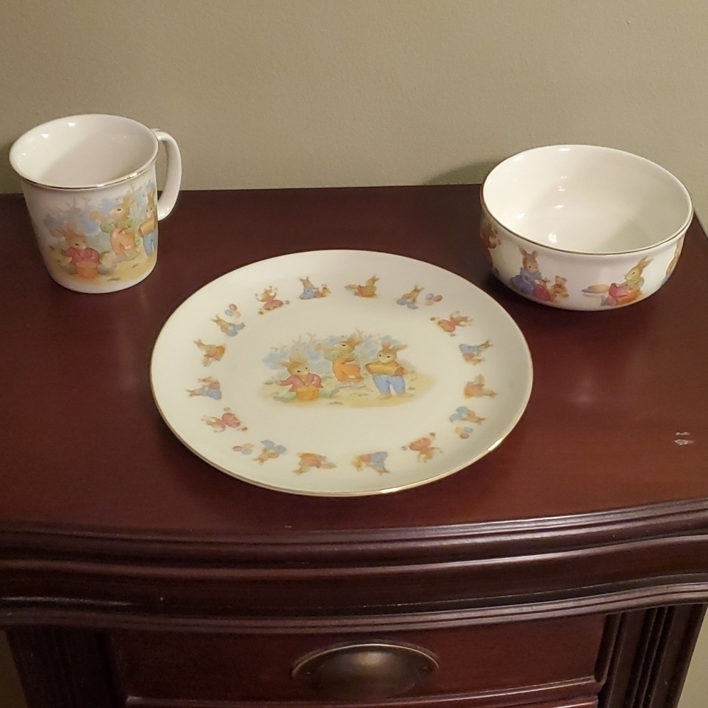 Mount Clemens Pottery Little Bunny Child's Set